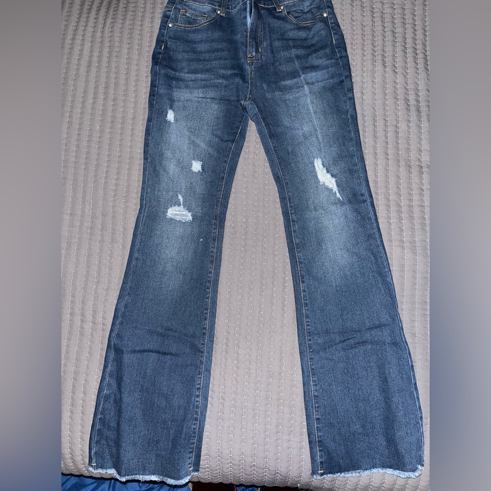 SHEIN size L- Fits like an XL. Super stretchy. Tried on once- GREAT condition